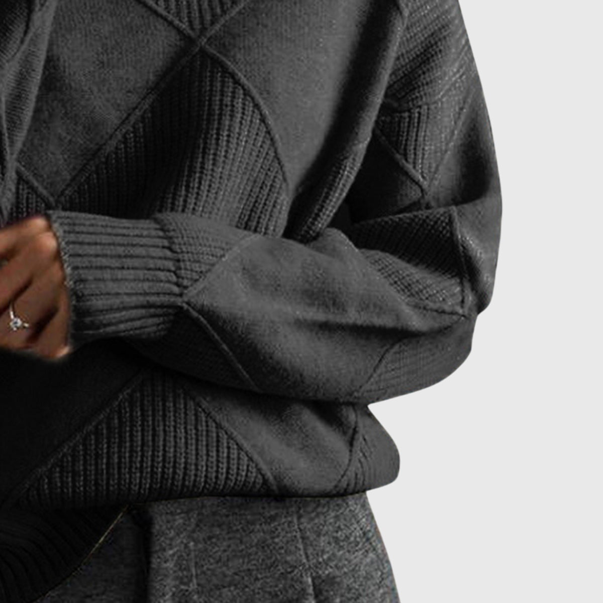 Women’s Geometric Pattern Turtleneck Sweater with Warmth