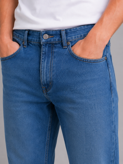 Men’s Straight Leg Jeans with Regular Fit